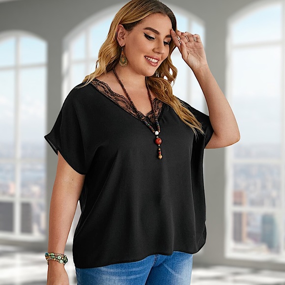 LACE ACCENT TOP - Picture 2 of 5